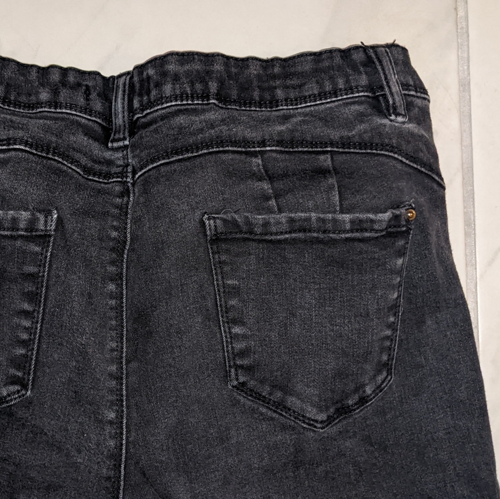 Cute black denim jeans